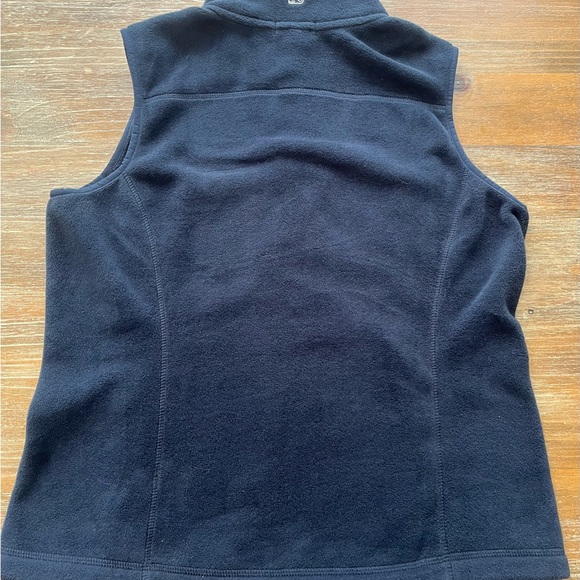 WOMENS VINEYARD VINES NAVY FLEECE VEST, MEDIUM - Picture 3 of 5